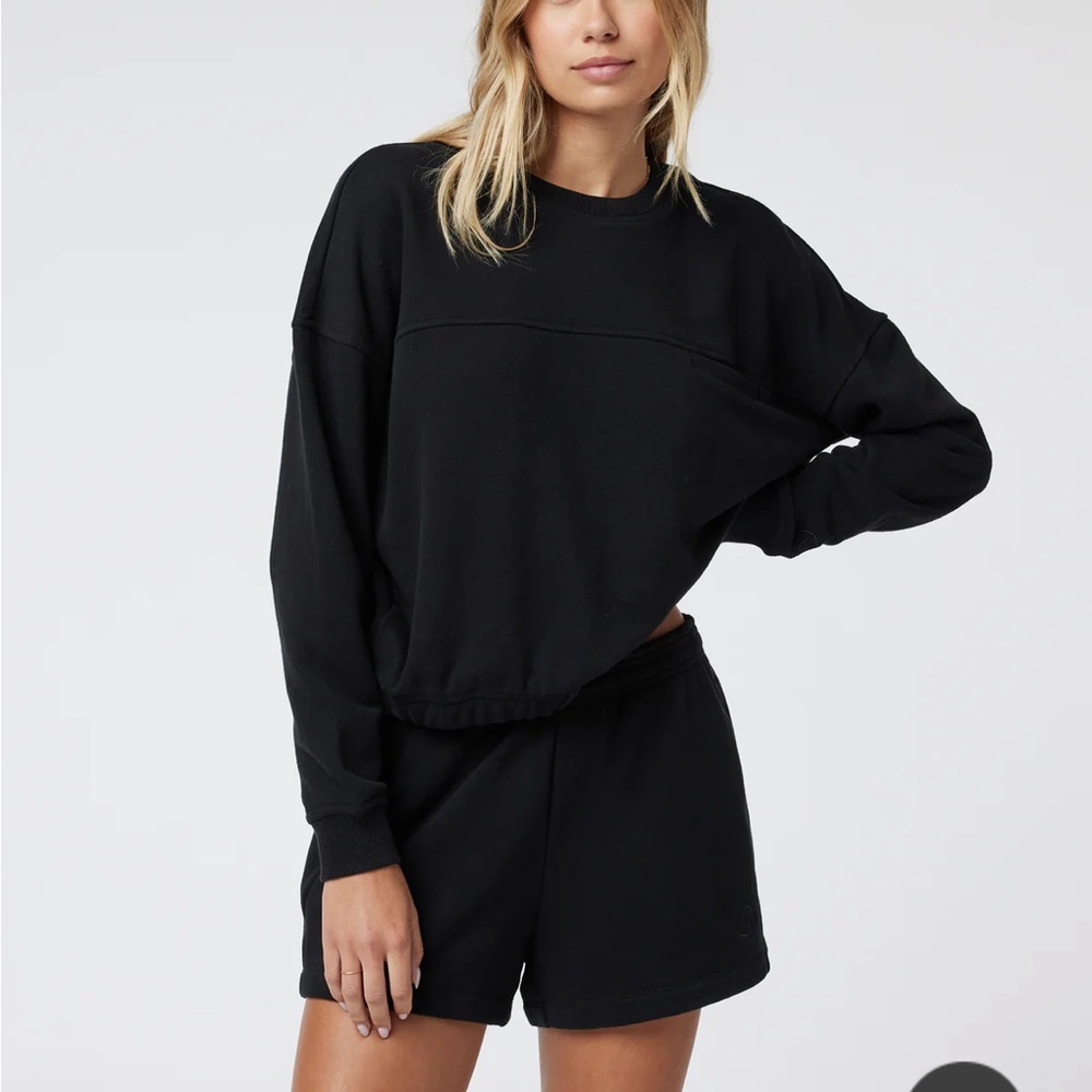 Bundle of 2 Vuori Sedona Sport Crew